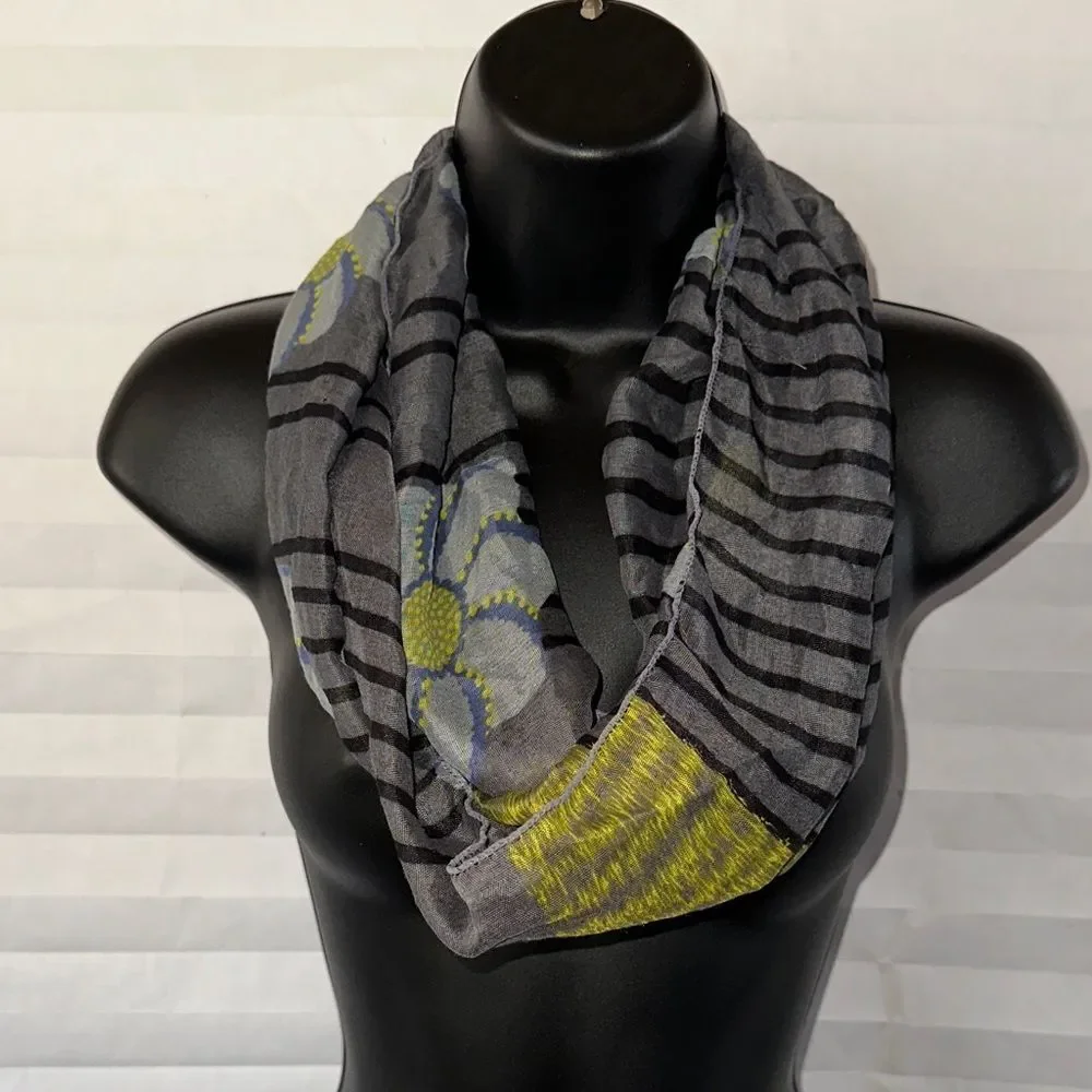 Women's Gray Daisy Infinity Scarf Lightweight Fashion Accessory Unbranded